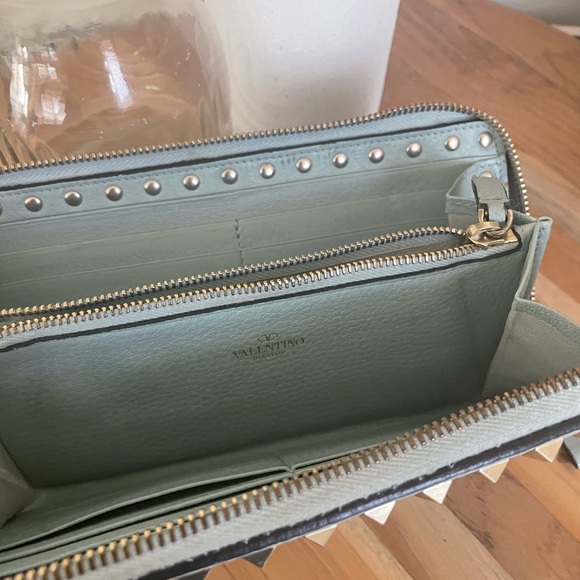 Valentino rockstud wallet - Picture 2 of 4